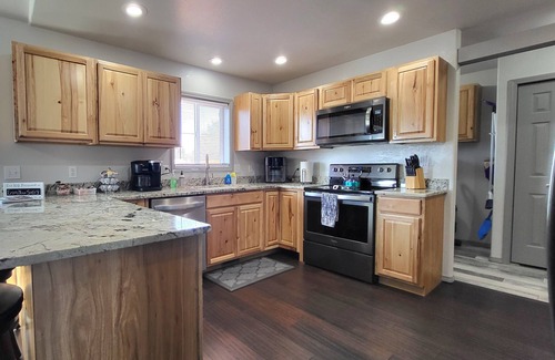 Twin Falls House | Quiet Neighborhood! - HOT TUB Retreat!