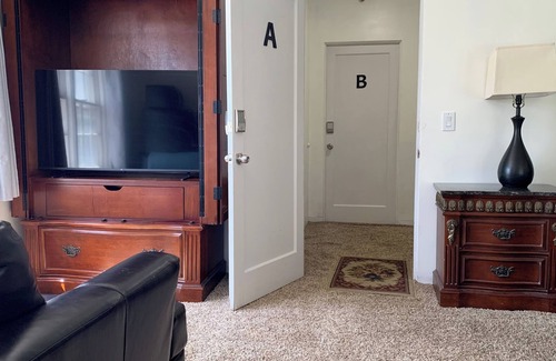 Burley Apartment | Quiet Neighborhood, Second-Floor, Large Rooms, Ample Street Parking