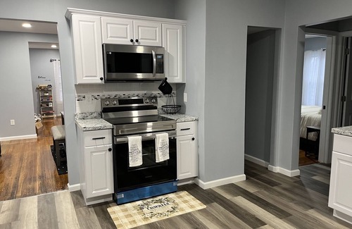 East Longmeadow House | Quiet Neighborhood-5BR near Big E, Mass Mutual, Six flags