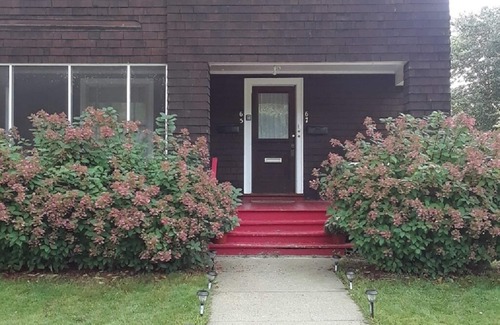 Greenfield Apartment | Quiet New England neighborhood - Greenfield, Ma. One guest only, 5 nights max.