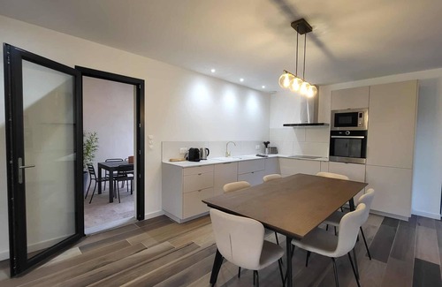 Roquecourbe-Minervois Villa | Quiet new villa - private pool - vineyard views