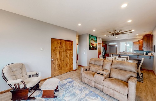 Coos Bay House | Quiet, newly built, bayfront beauty with marvelous sunset views & jetted tub