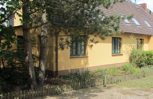 Schonlage Apartment | Quiet nice apartment at the naturepark Sternberger Seenland and many attractions