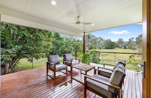 Ninderry House | Quiet Ninderry Cottage with Peaceful Rural Outlook