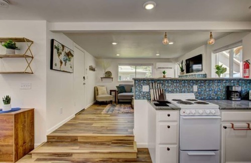 North End Apartment | Quiet Northend Studio.