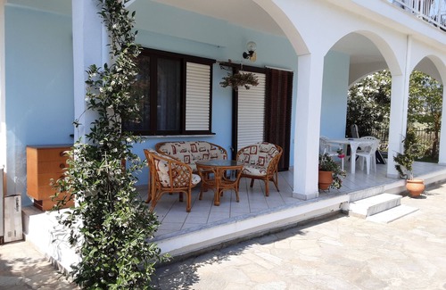 Nea Mesagkala Apartment | Quiet oasis of well-being for 2-5 persons, 300 m to the beach