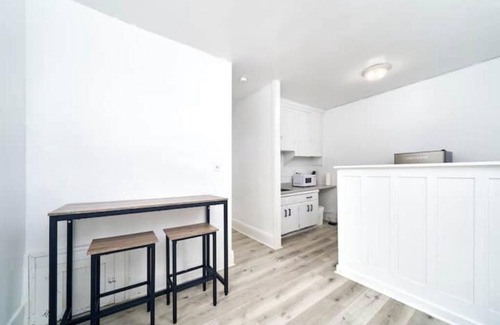 Bridgeview Apartment | Quiet One Bedroom Apartment within walking distance of the University