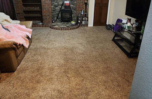 Billings House | Quiet one bedroom with bathroom on the west end of Billings