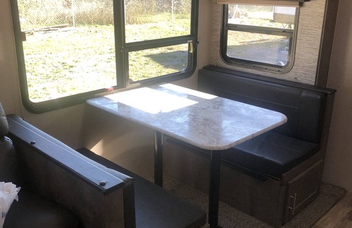 Gracey RV Rental | Quiet, outdoor country camping experience, nPet friendly with no extra fee!