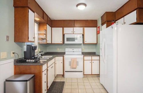 North Central Omaha House | Quiet Parkside Home with Gym & Dedicated Office. Central Location.