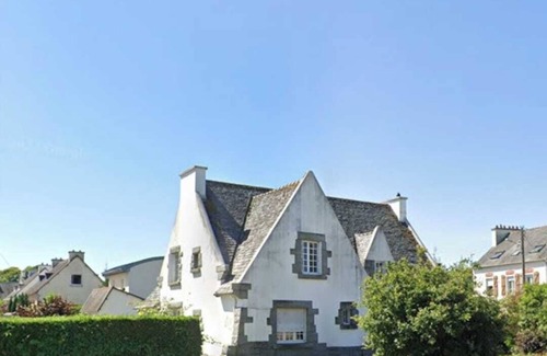 Carhaix-Plouguer House | Quiet, peaceful neighbourhood, close to all amenities