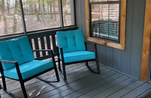 Pottsboro Cabin | Quiet, peaceful little cabin just one mile from flowing wells marina