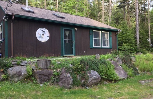 Greenville Junction Cottage | Quiet, Pet Friendly Cottage near Moosehead Lake!