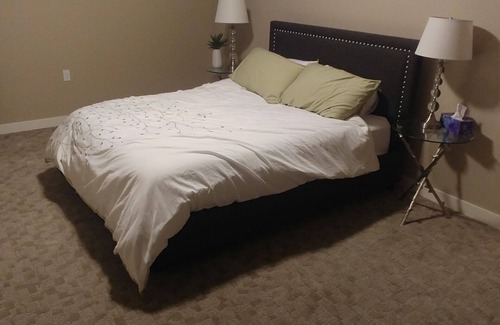 Rosenort House | Quiet place for the working man to rest. Starlink wifi, private rooms.