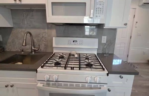 Porter Ranch House | Quiet Porter Ranch Escape Near Shops, CSUN & Dining Parking & No Cleaning Fee