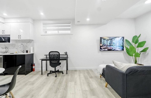 Southwest Calgary House | Quiet & Private 2 Bedroom Basement in SW. Banff Access