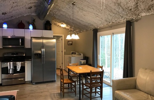 Pittsburg Cottage | Quiet, Private 2 BR/1.5BA Unit ~ Lake View, next to Wood Creek Boat Dock