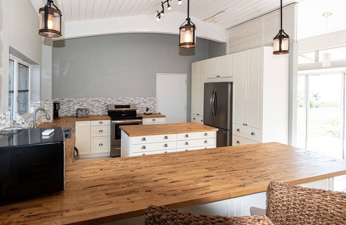 Great Exuma House | Quiet Private Cottage