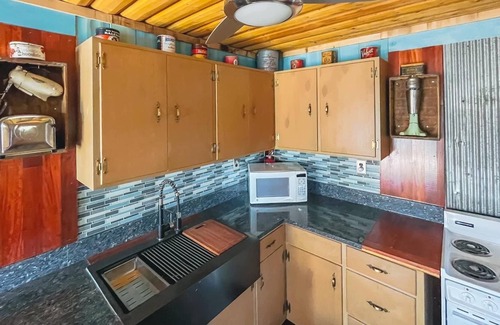 Plainfield Cabin | Quiet & Private Kayak,hike,UTV,BBQ,fish,boating,Nordic Mt - ski, tube, mt bike