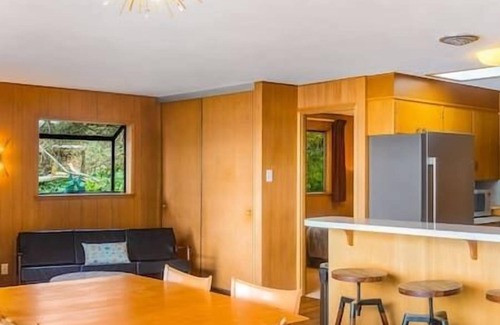 Freeland House | Quiet, private & peaceful beach house