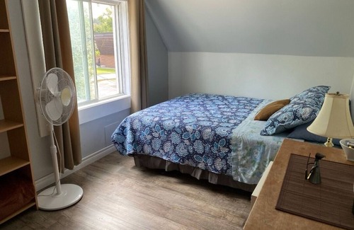 Peterborough Bed & Breakfast | Quiet Private Room in East City