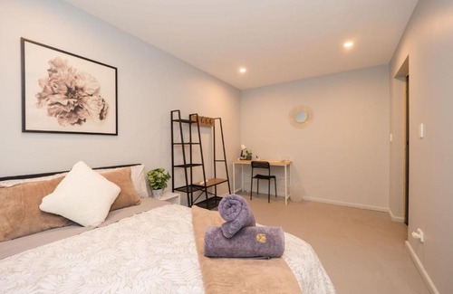 Strathfield House | Quiet Private Room In Strathfield 3min to Train Station G4 - ROOM ONLY