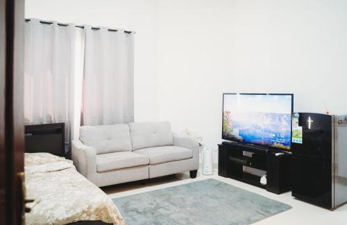 Abu Dhabi City Center Apartment | Quiet private Studio Room