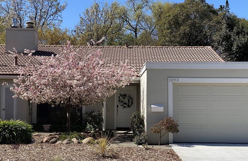 St. Helena Condo | Quiet, private wine country retreat - super walkable!