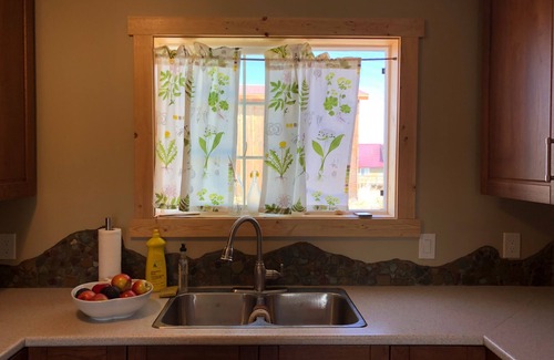 Babb House | Quiet Property At The Foot of Glacier National Park