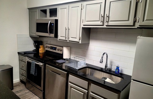 Oklahoma City Condo | Quiet Quant Condo- 5 min from mall.