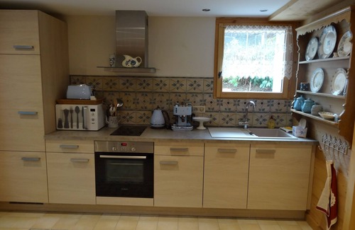 Thones Apartment | Quiet, recent* apartment with garden, close to ski resorts.