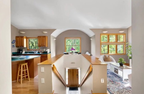 Lincolnia House | Quiet relaxing AlexandriaVA WashingtonDC Arlingtonnn