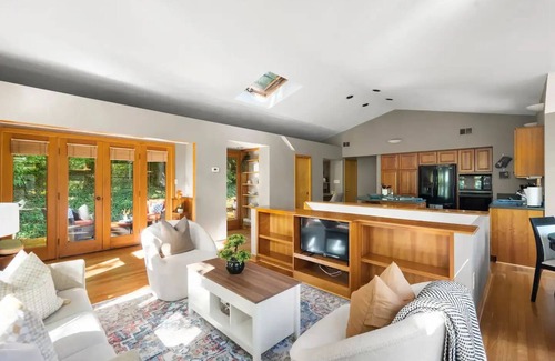 Lincolnia House | Quiet relaxing AlexandriaVA WashingtonDC Arlingtonnn
