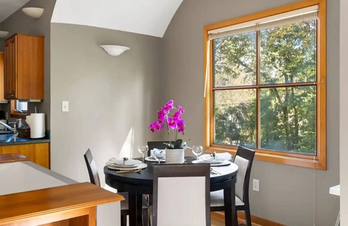 Lincolnia House | Quiet relaxing AlexandriaVA WashingtonDC Arlingtonnn