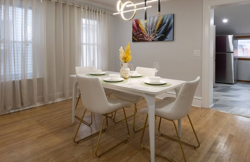 Utica House | Quiet, Relaxing and Modern Utica House