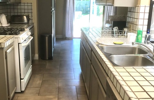 Carmichael House | Quiet, relaxing and specious home in cul-de-sac