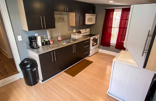 Charles Town Condo | Quiet Renovated Historic Condo Above Abolitionist Ale Works w/Washer Dryer #301