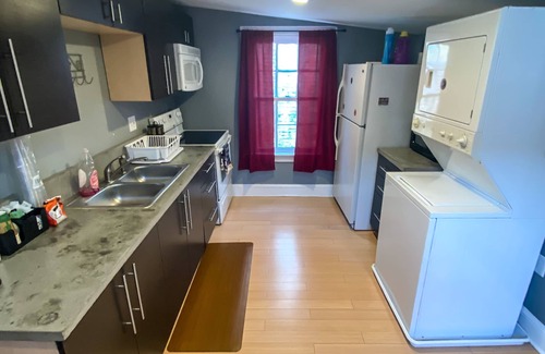 Charles Town Condo | Quiet Renovated Historic Condo Above Abolitionist Ale Works w/Washer Dryer #301