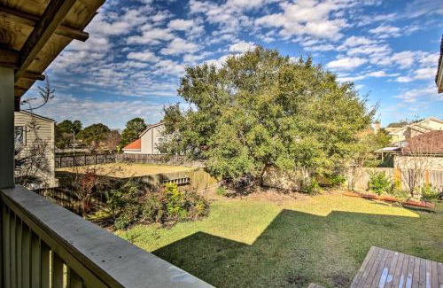 Northside Apartment | Quiet Rental with Balcony 14 Mi to Downtown Houston