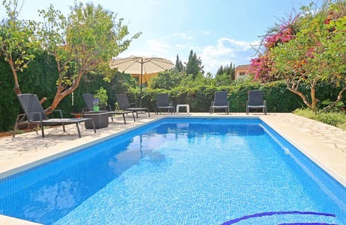 Sa Coma House | Quiet residential area, beach 300m, pool, rustic kitchen, ideal for families