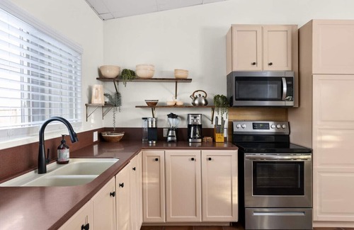 Brushy Bend Park Apartment | Quiet Retreat: Cozy 2BR on Brushy Bend with Deer
