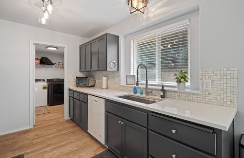 Redmond House | Quiet Retreat, Fenced Yard, Pet Friendly, AC