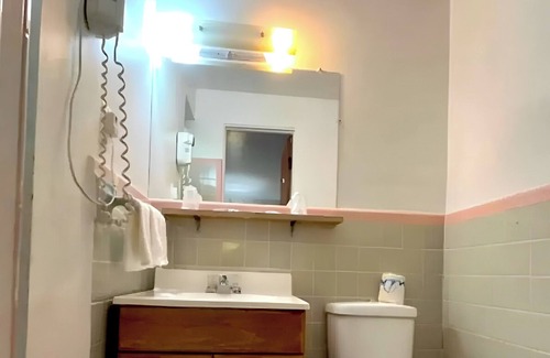 Bay City Hotel | Quiet Retreat Near Downtown Bay City – Comfortable Room and Free Parking