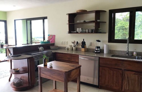 Arenal Villa | Quiet retreat on gorgeous organic garden by lake