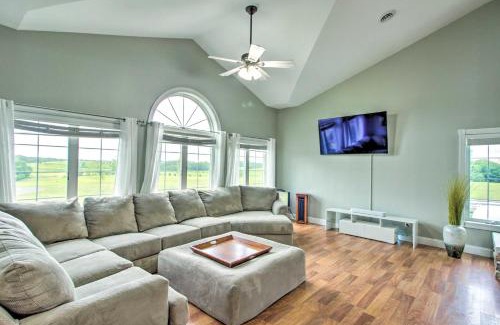 Audubon House | Quiet Retreat with Kayak and Patio, Walk to Lake!