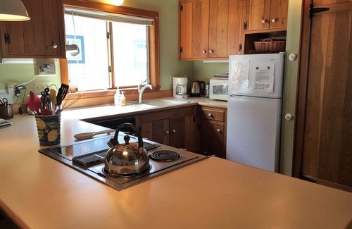 Yachats House | Quiet River Front- Eco Friendly - Easy walk to beach or town. Riverfront.