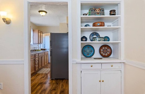 Garfield House | Quiet Roosevelt Row Escape Clean Dog Friendly