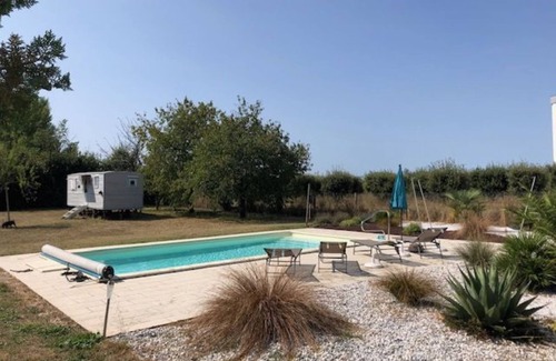 Bernay-Saint-Martin House | QUIET ROULOTTE on land with swimming pool