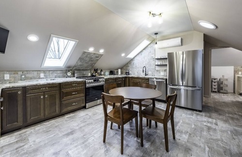 Whittaker House | Quiet & Rural; close to Ann Arbor/Ypsilanti