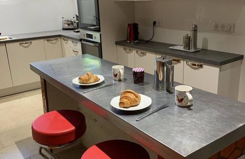 Rignac House | Quiet rural home with 12m private heated outdoor pool and studio space